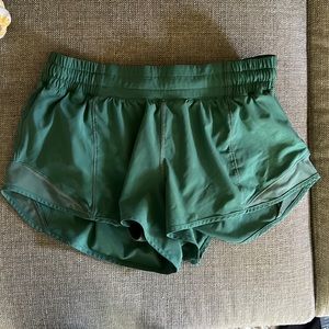 Lululemon hotty hot shorts size 8